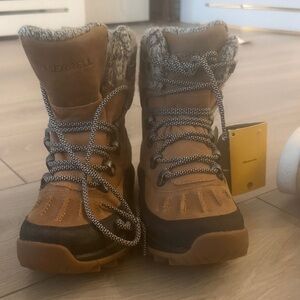 Merrell Women's Tan and Black Winter Boots